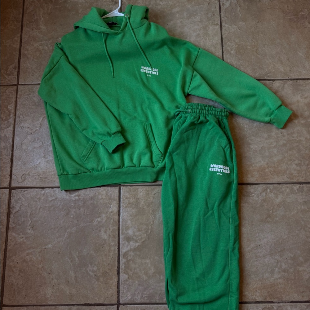 Boohoo Green Sweatpants & Hoodie Set